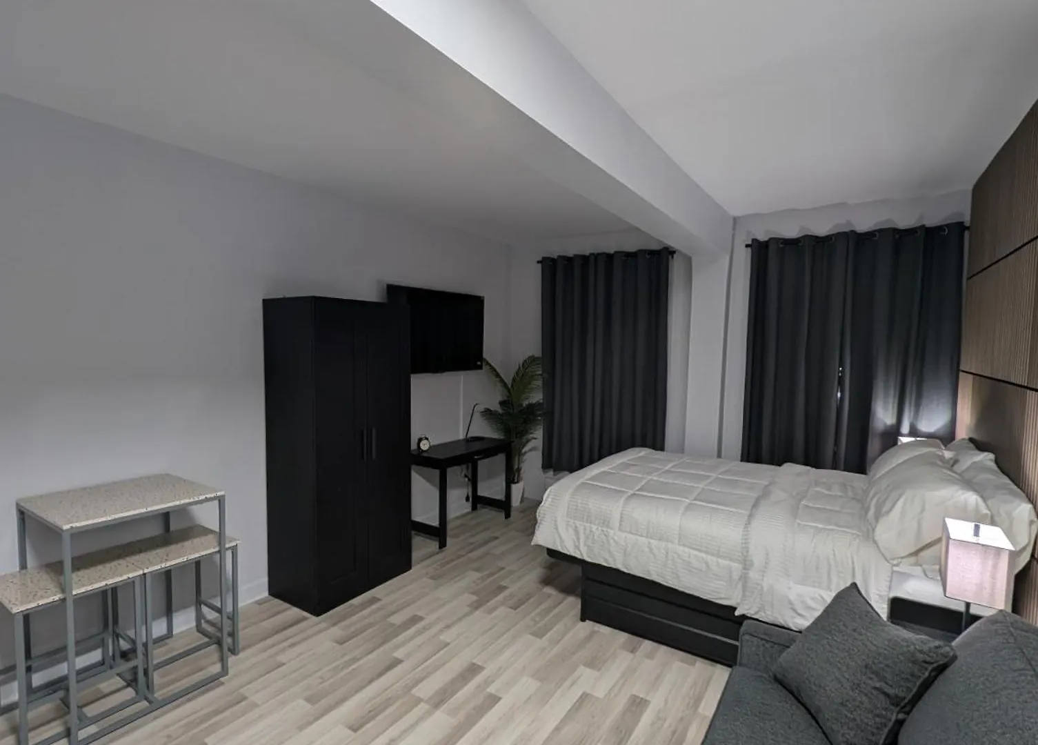Cdqi Hotel Ottawa